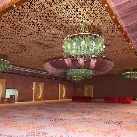 Afc Hotel Indore Bagian luar foto