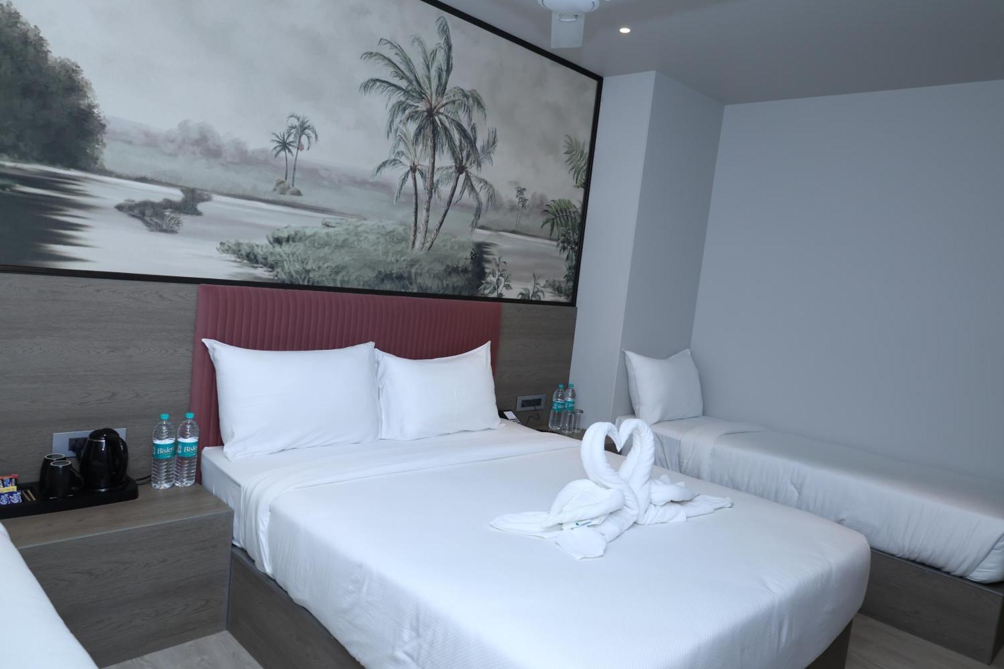 Afc Hotel Indore Bagian luar foto