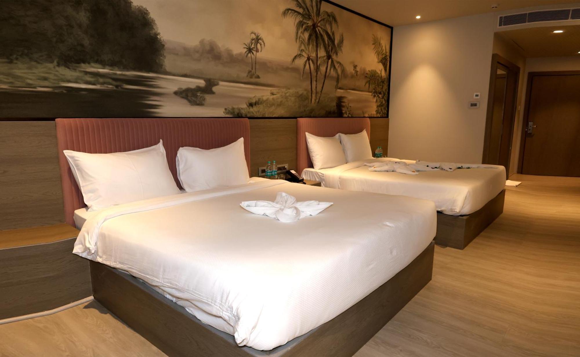 Afc Hotel Indore Bagian luar foto